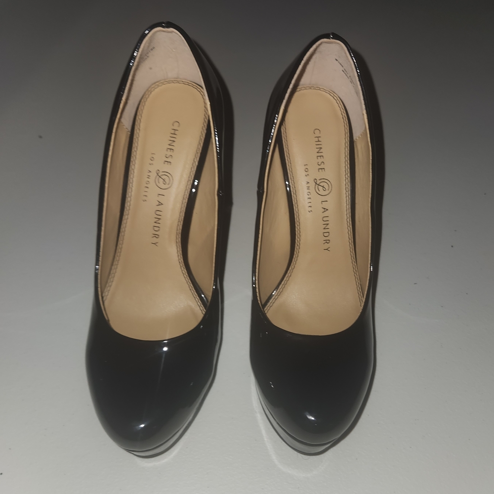 ‼️MAKE AN OFFER‼️Chinese Laundry Black Patent Platform Pumps Size 7‼️OFFERS‼️